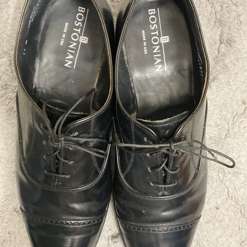 Bostonian Black Leather Oxford Shoes with Brogue Detailing
